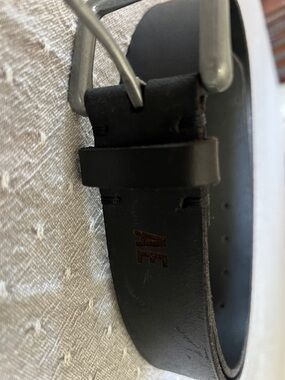 American Eagle Outfitters Black Leather Men’s Belt with Silver Buckle Size 30